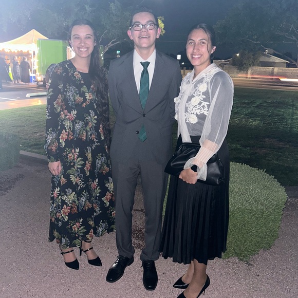 Meet your Posher, Caitlin - Picture 11 of 12